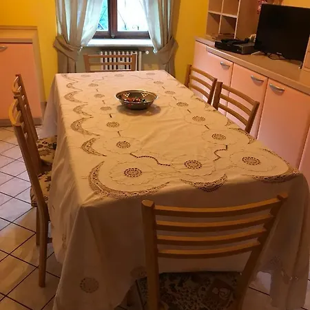 - Centro Paese Vista Monte Bianco Apartamento